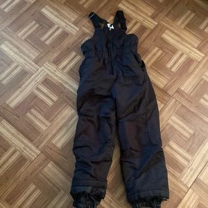 Black snow bib